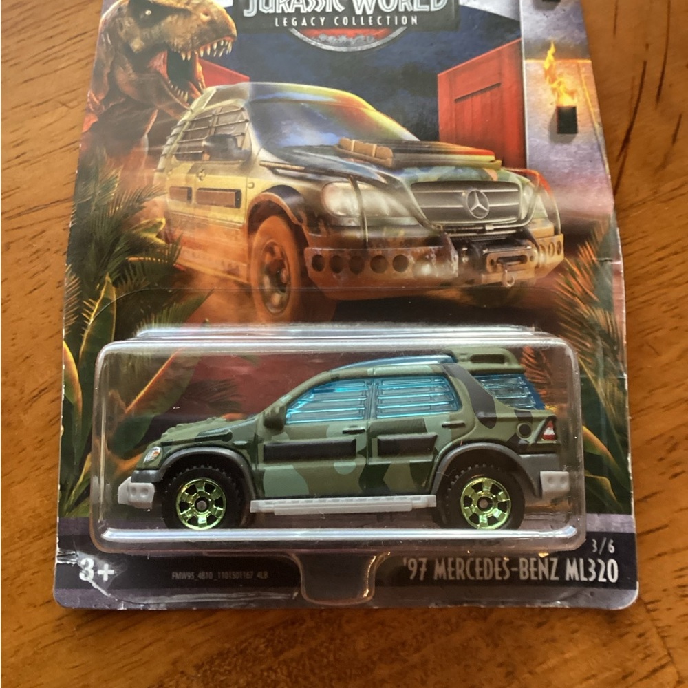 Pair of Two Jurassic World Legacy Collection Matchbox Cars - Picture 3 of 8
